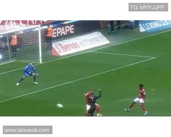 布里斯班与纽喷射的激烈对决展现足球魅力与团队精神